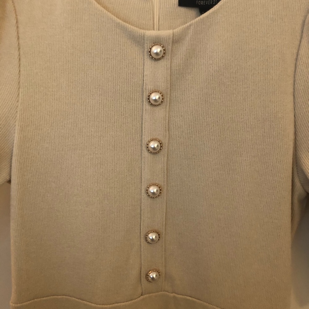 Cute mini sweater dress/ruffle and puff sleeve
